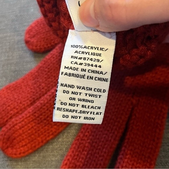 Calvin Klein Red Knit Gloves - Picture 4 of 5